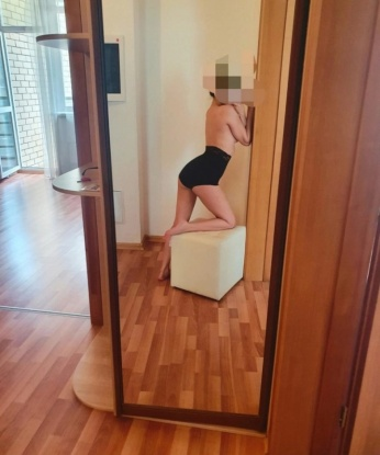 Фотографии, которые ты видишь, говорят сами за себя - я красивая и стройная индивидуалка с бесконечной страстью. В Москве я могу стать твоей компаньонкой на событии, провести время с тобой в ресторане или просто быть твоей нежной и покорной любовницей в постели. Моя опытность и талант приводят мужчин к экстазу, а твой удовлетворенный блеск в глазах - моей самой ценной наградой. Я готова исполнить любые твои фантазии и угодить твоим самым скрытым желаниям. У тебя уже есть отзывы о моей работе, но после нашей встречи ты сам станешь моим постоянным клиентом. Не откладывай время, давай встретимся, и я покажу тебе на что я способна. Жду твоего звонка в Москве! 🌹 Анечка